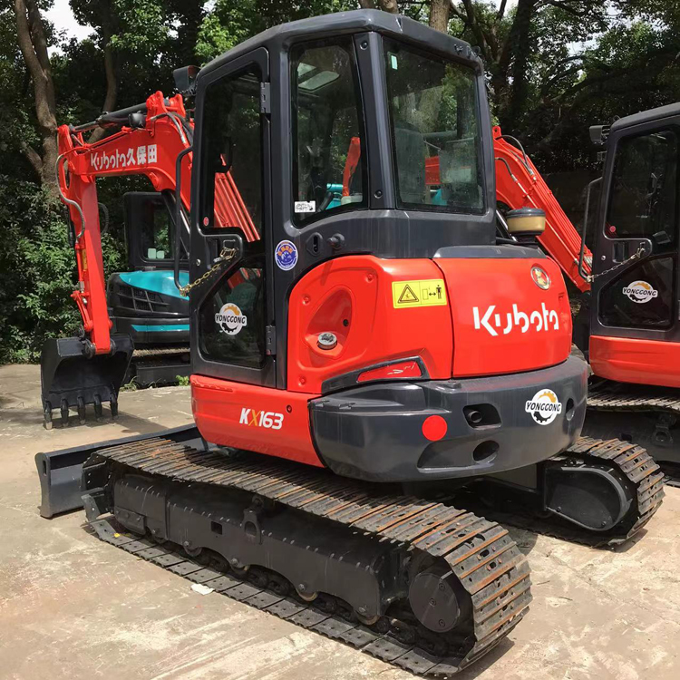 Japan Made Mini Excavator Kubota KX163 in Good Condition with 0.22 m3 Bucket Capacity