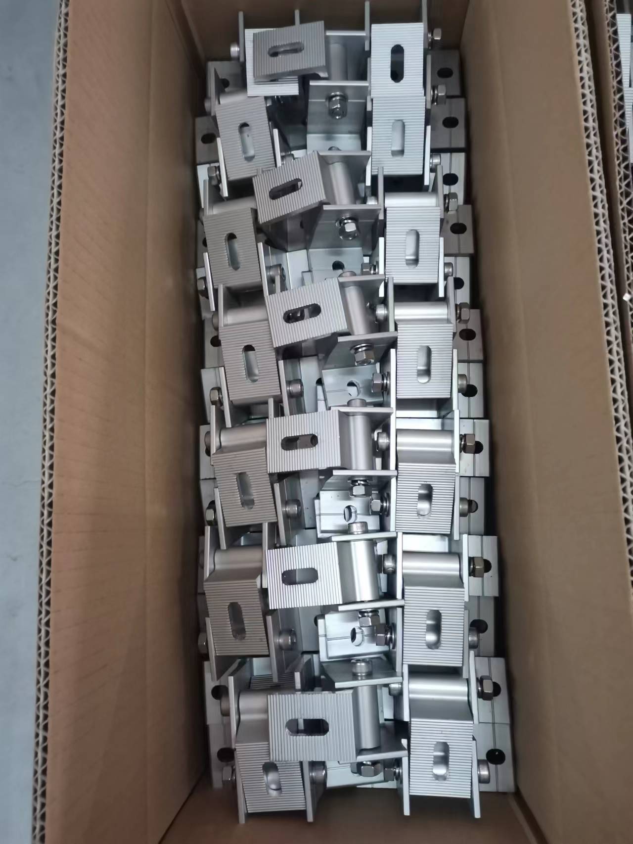 Adjustable Rear Leg Front Leg Solar Racking for PV Solar Panel Installation Efficiency