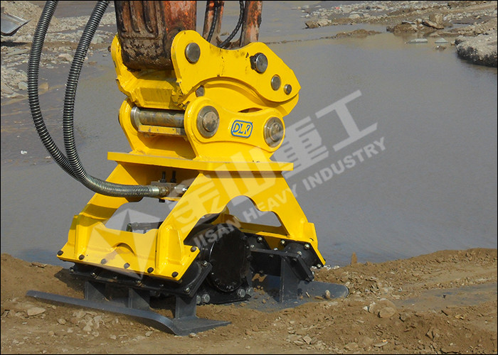 Komatsu Excavator Compactor Attachment Hydraulic Motor 900Kg For Trench Compaction