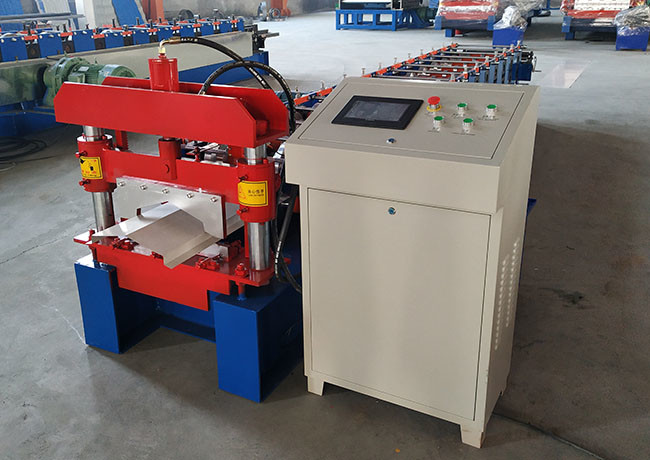 Computer Control Ridge Cap Roll Forming Machine 15 Forming Steps With Hydraulic Cutter