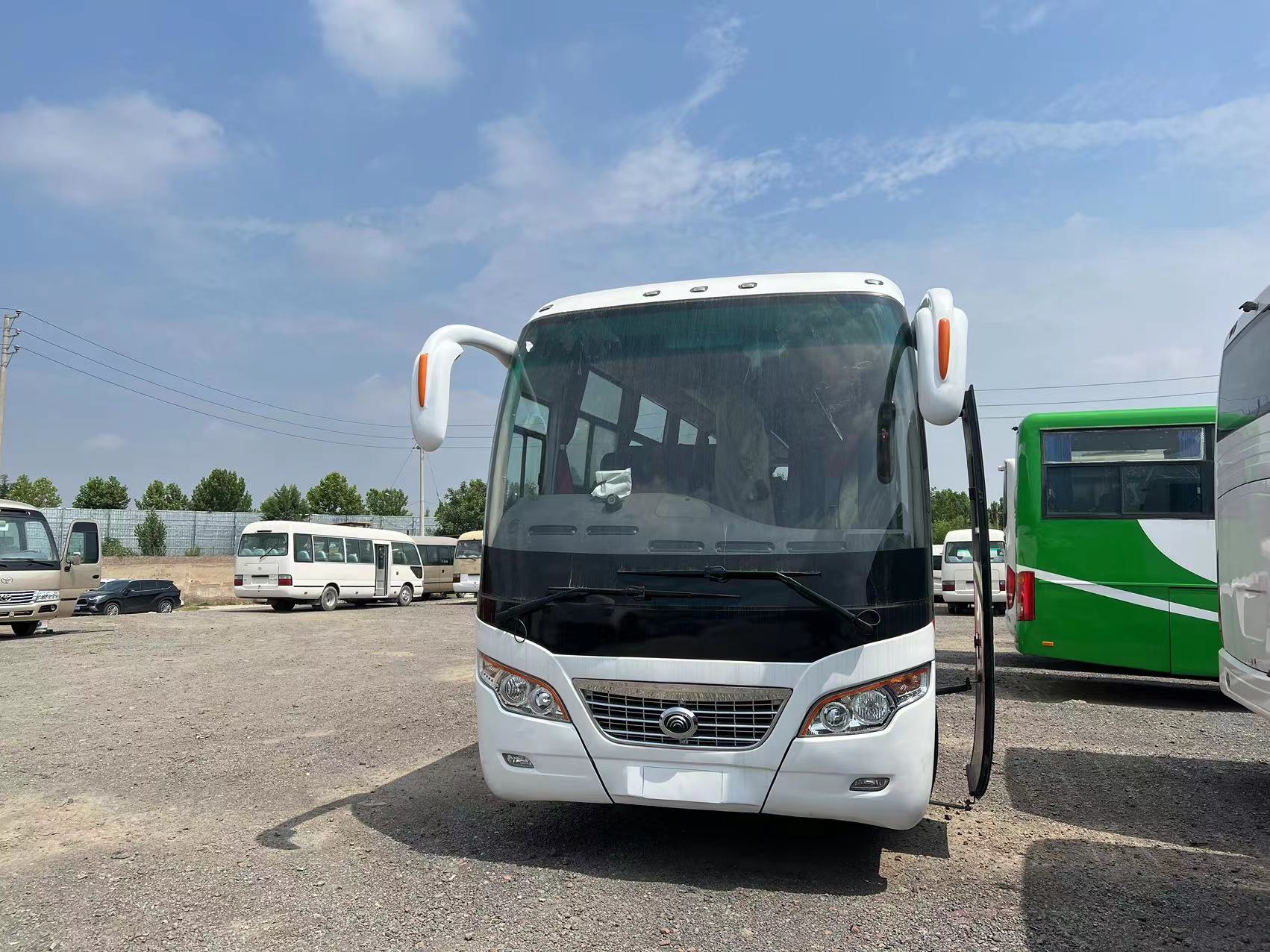 Used Bus Luxury Coach Youtong City Buses and Front Engine Coaches Second Hand Autobus