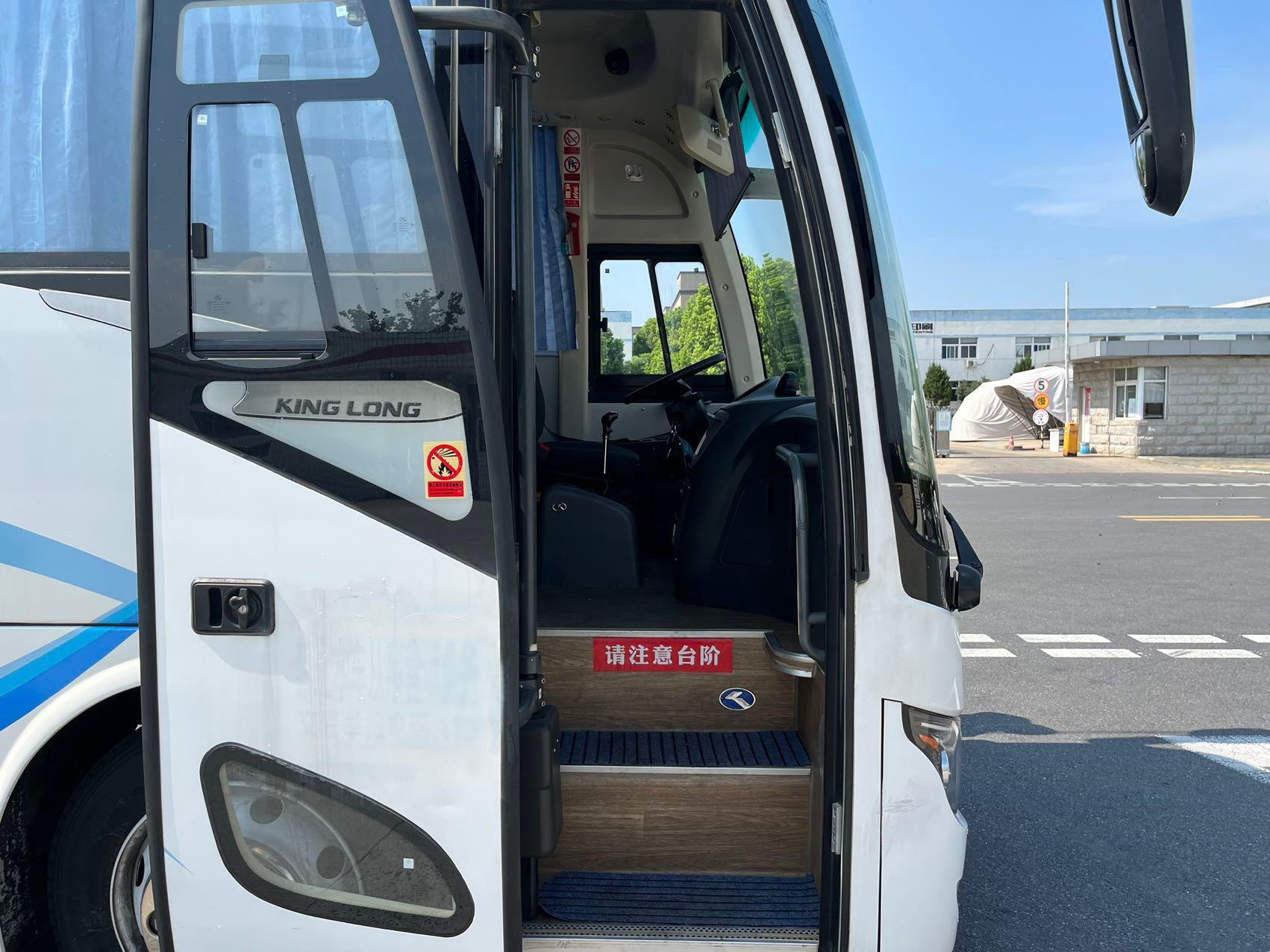 Kinglong Bus Coach Used XMQ6802 Second Hand Electric 48seater Yuchai Power Luxury