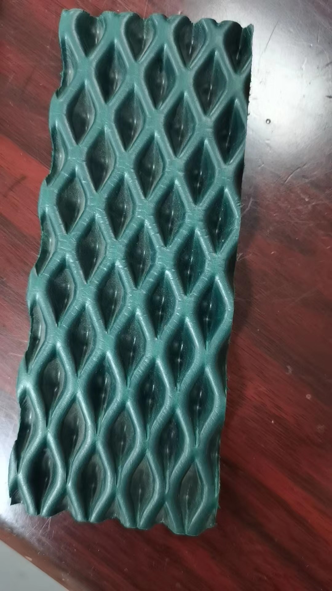 100