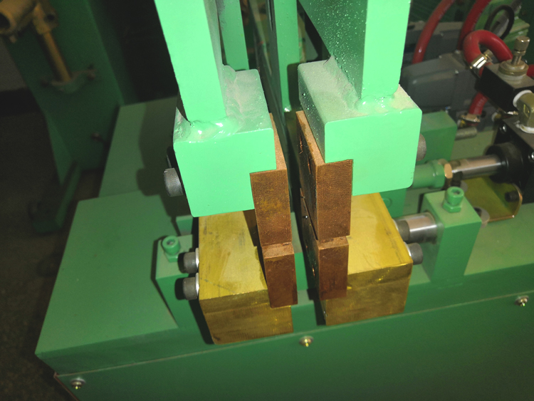 High Welding Speed YXT-90 Intermediate Frequency Automatic Air Pressure Welding Machine