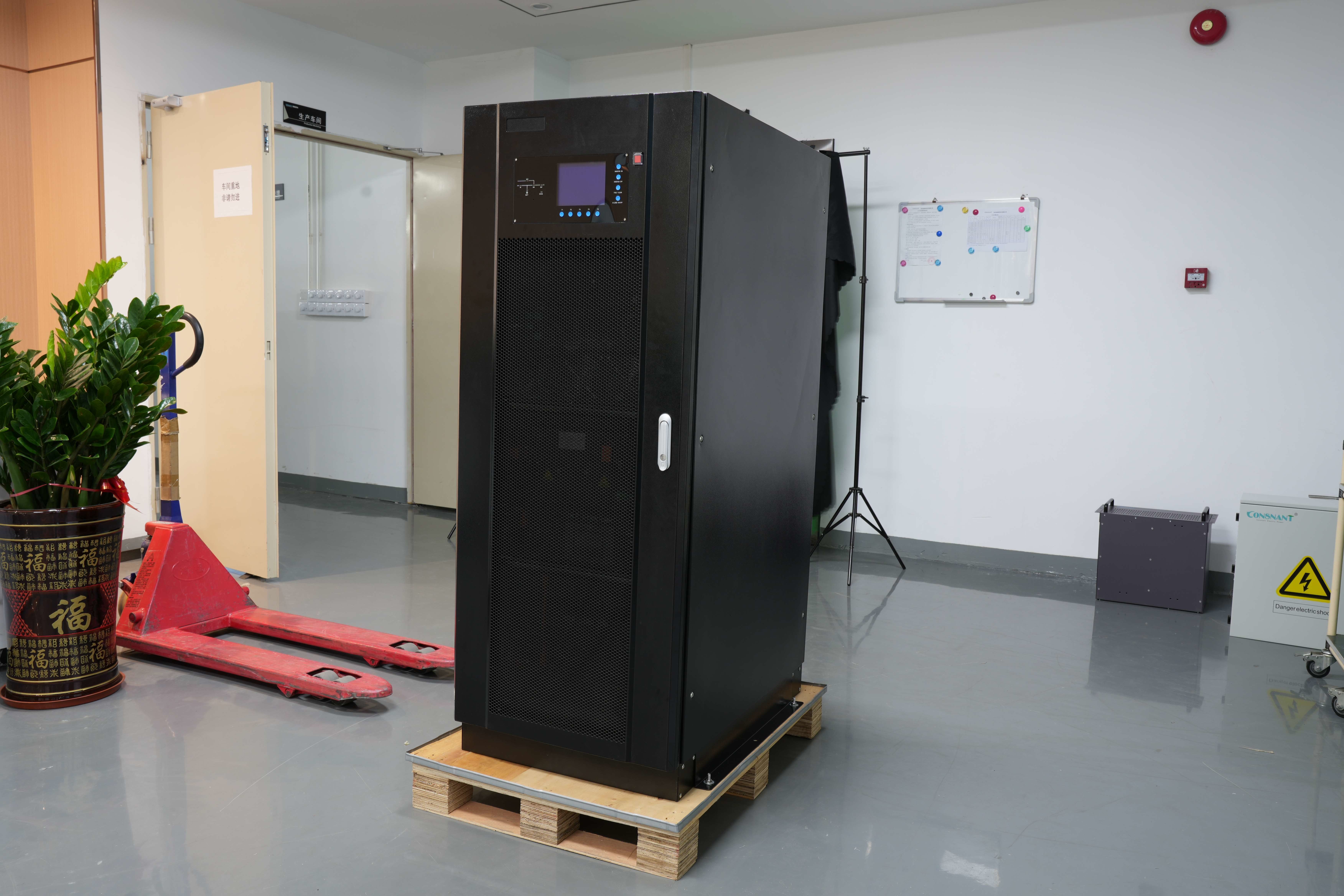 Online 200KVA Modular Low Frequency UPS 3 Phases Uninterruptible Power Supply