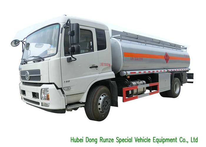 Large Capacity Oil Tanker Truck , Fuel Delivery Tankers With DFA Chassis