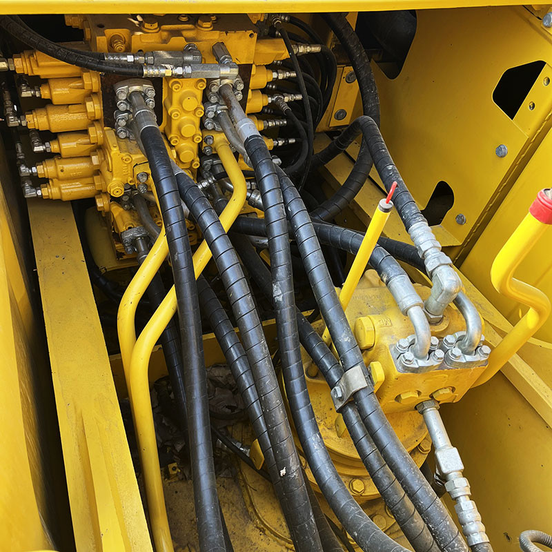 Middle Size Komatsu PC200-8MO Used Crawler Excavator 110kw Rated Power 20 Ton Weight