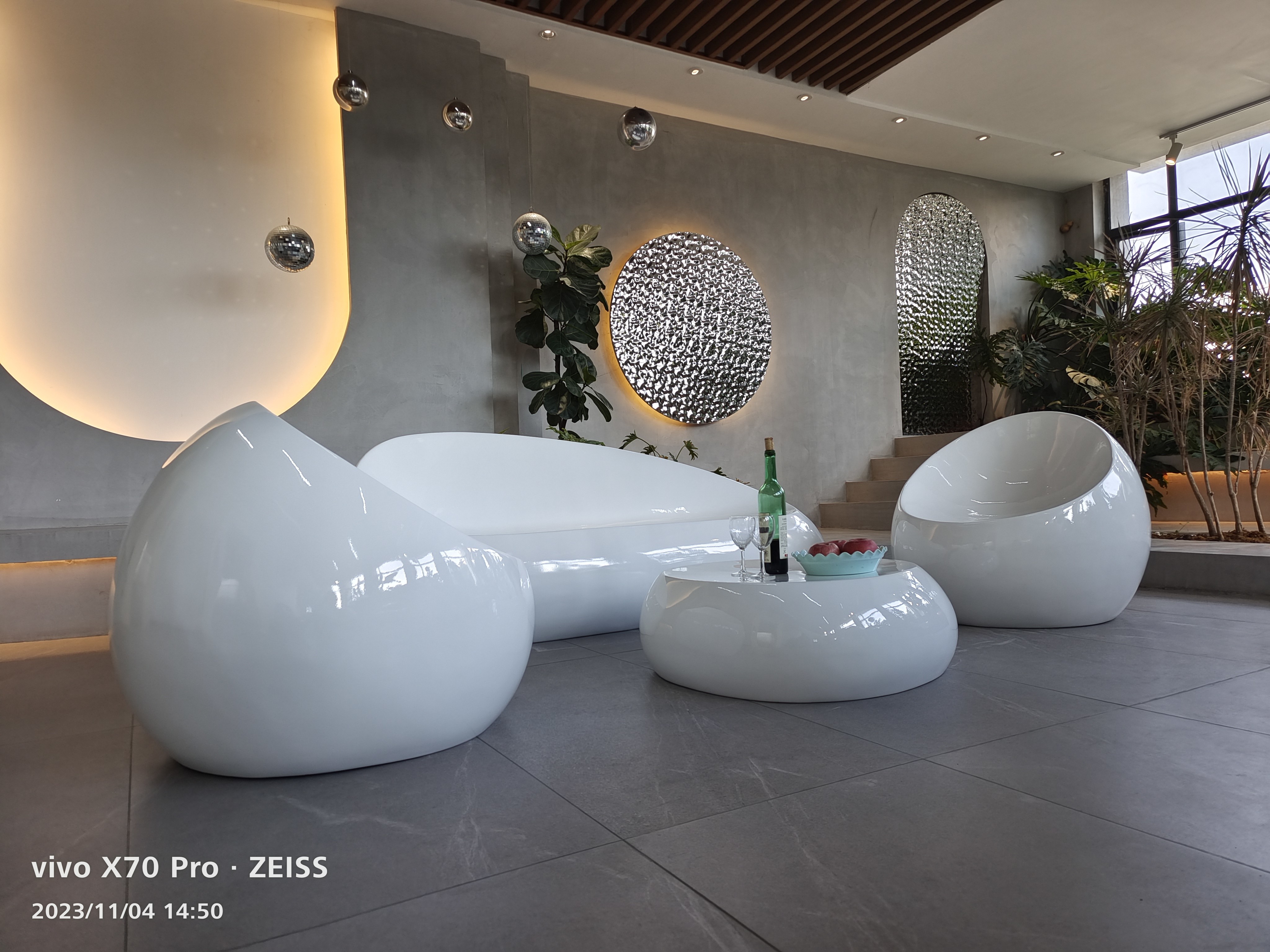 Custom Logo Resin Table Sets Garden Fiberglass Table Bench Furniture