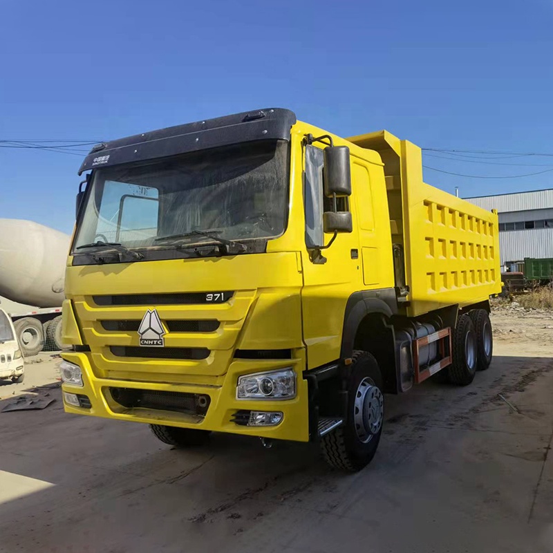 Used HOWO 8*4 Heavy-duty Dump Truck Tipper Truck Dumper 12.00R20 18PR in LHD SINO