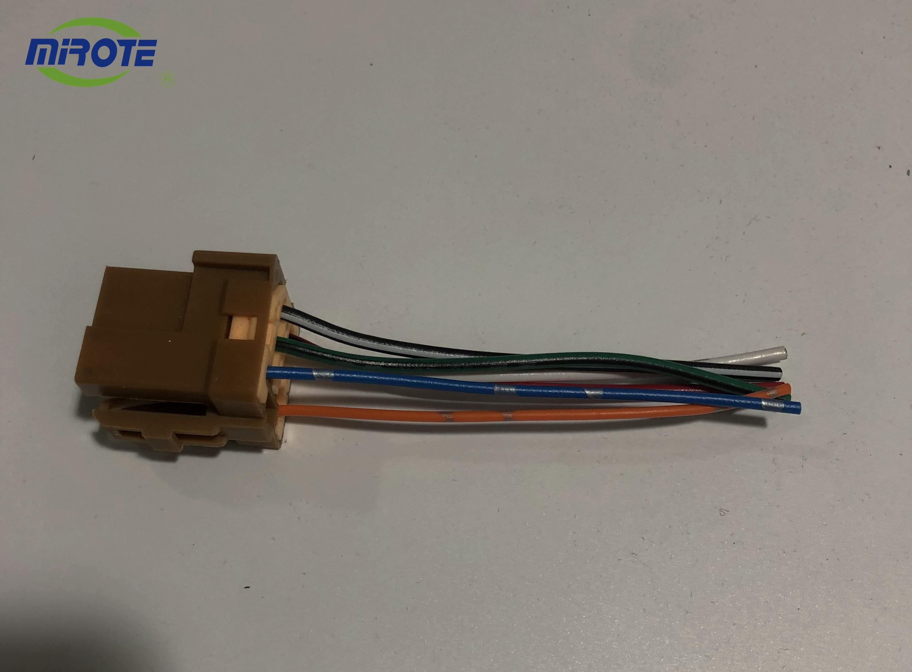 Ceramic Socket Relay Auto Wiring Harness , Automotive Wire Harness Plugs Head Lamp Light Bulb