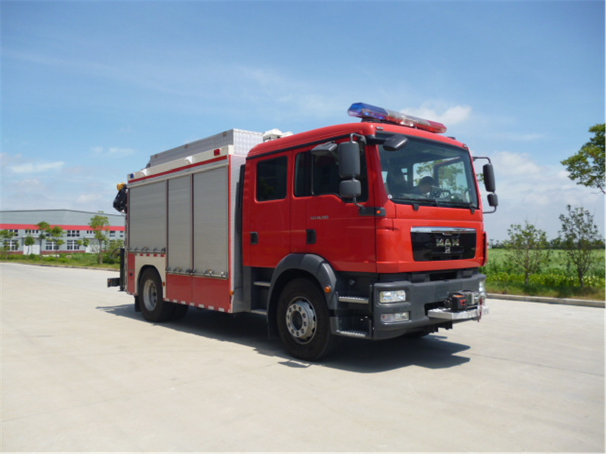 177KW 4x2 Drive 95Km/H 98 pcs Fire Equipment Emergency Rescue Vehicle