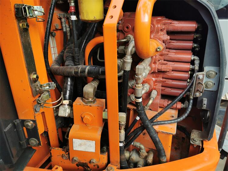 90% HITACHI ZX60/70/75 Excavator from Japan Operating Weight 7100KG Bucket Capacity 0.33m3