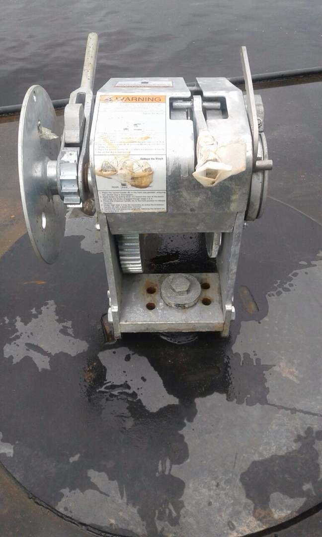 Easy To Install And Control Industrial Hydraulic Winch For Marine Lifting