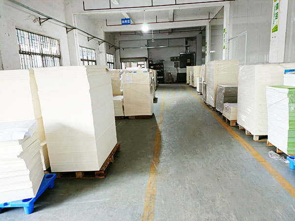 Customer's Specific Requirement Paper Packaging Gift Box Customizable and Recyclable