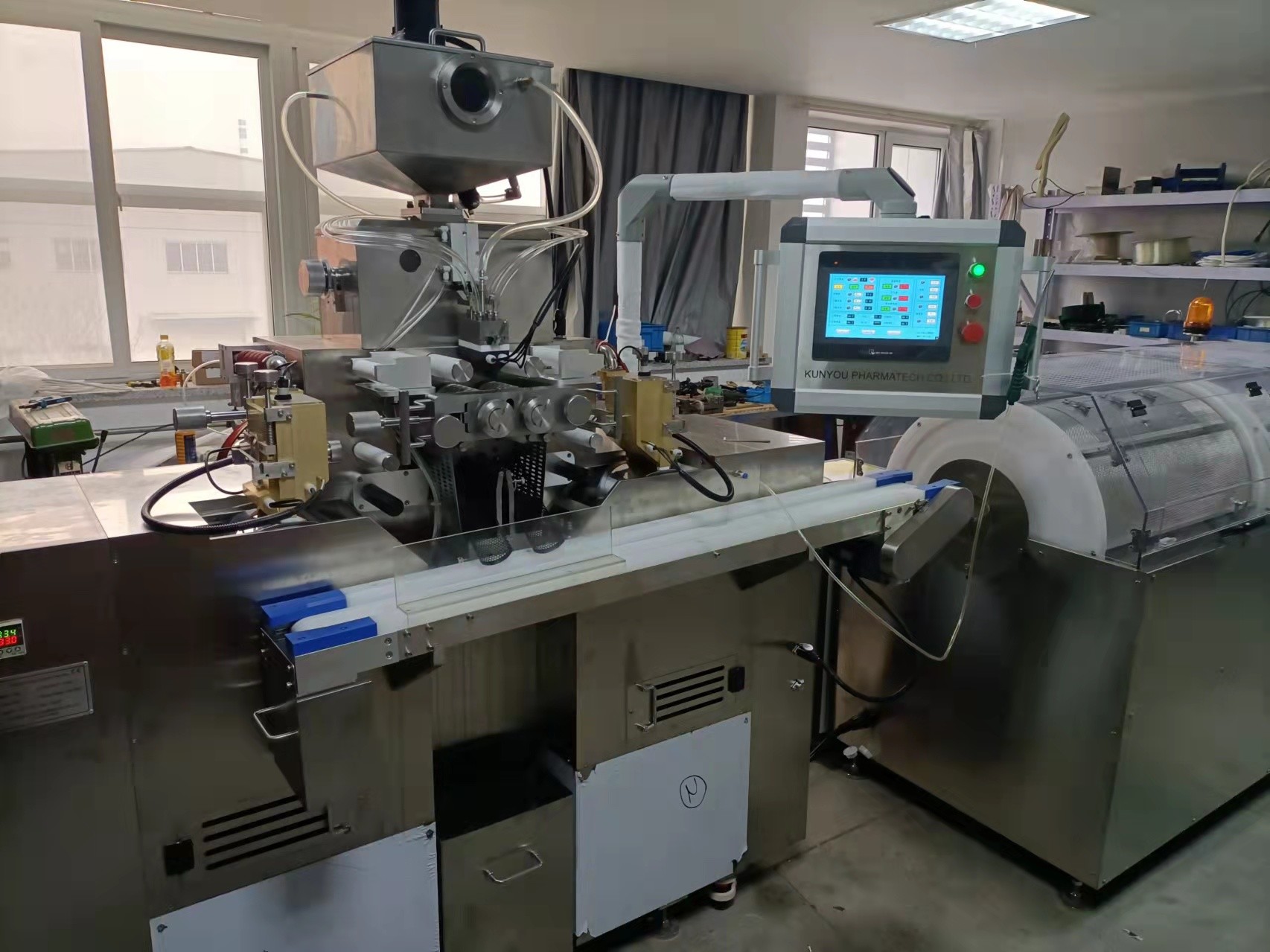 Compact Encapsulation Soft Gelatin Capsule Machine Large Capacity