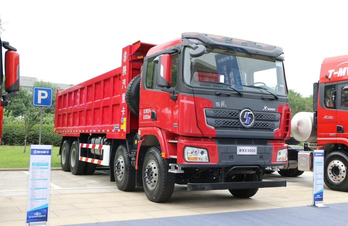Sturdy And Durable Brand New Shacman Dump Truck Lifting Cylinders 18T With Reinforced Wheel Rim
