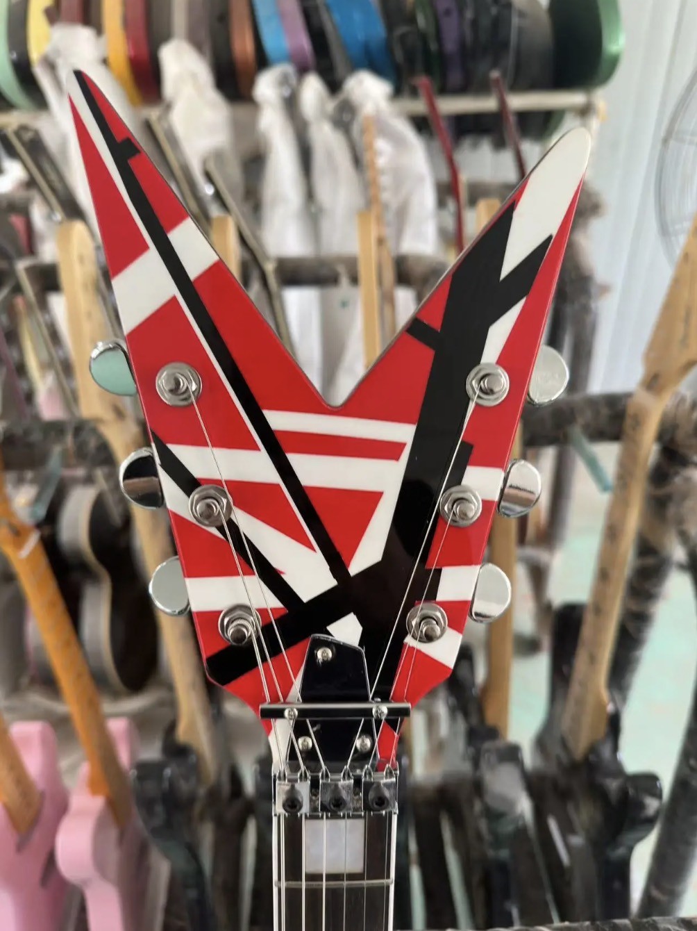 Custom Special Body Washburn Dimebag Darrell Red Black Stripes Electric Guitar High-end Electric Guitar