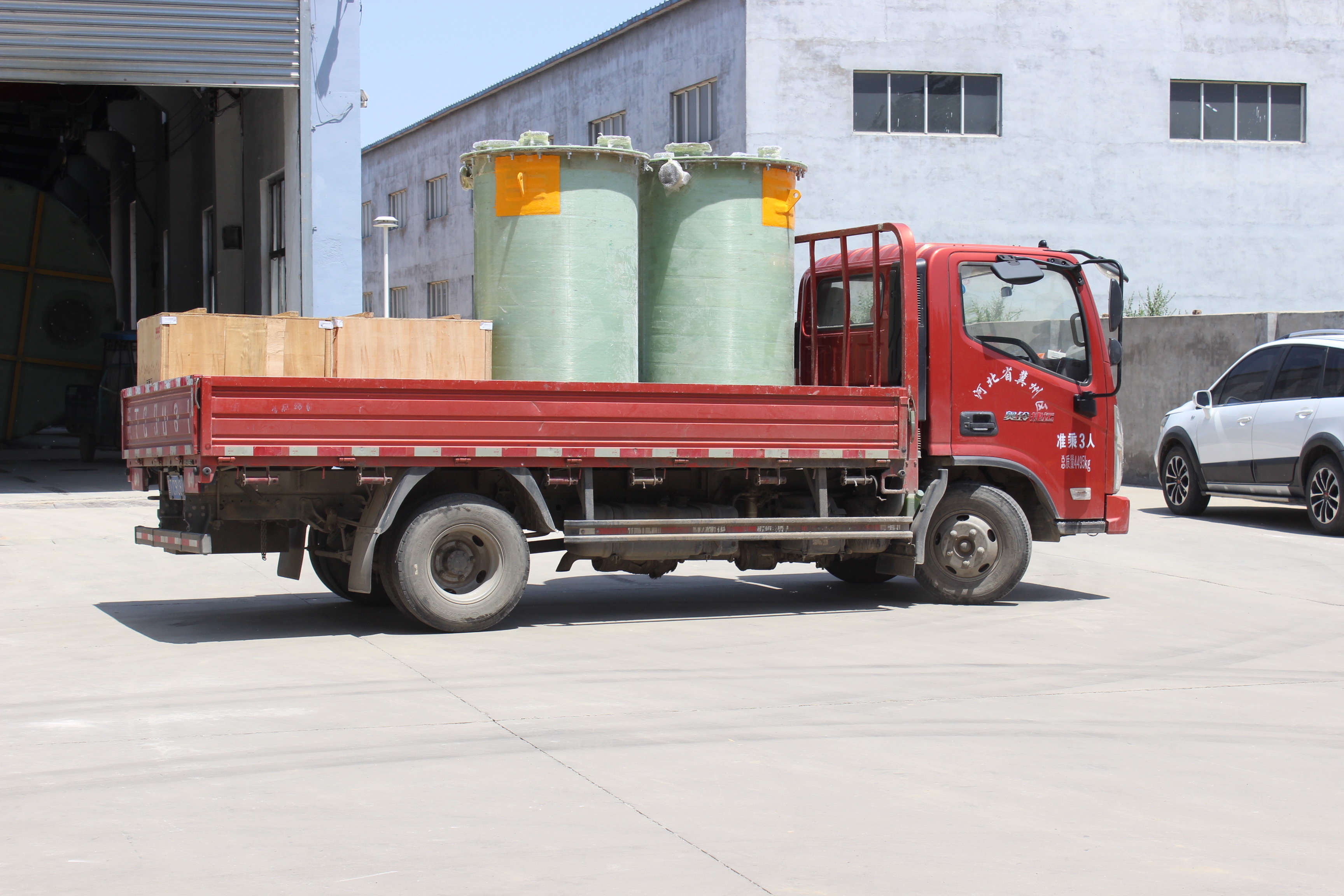 Filament Winding Round FRP Storage Tank With Excellent Impact Resistance