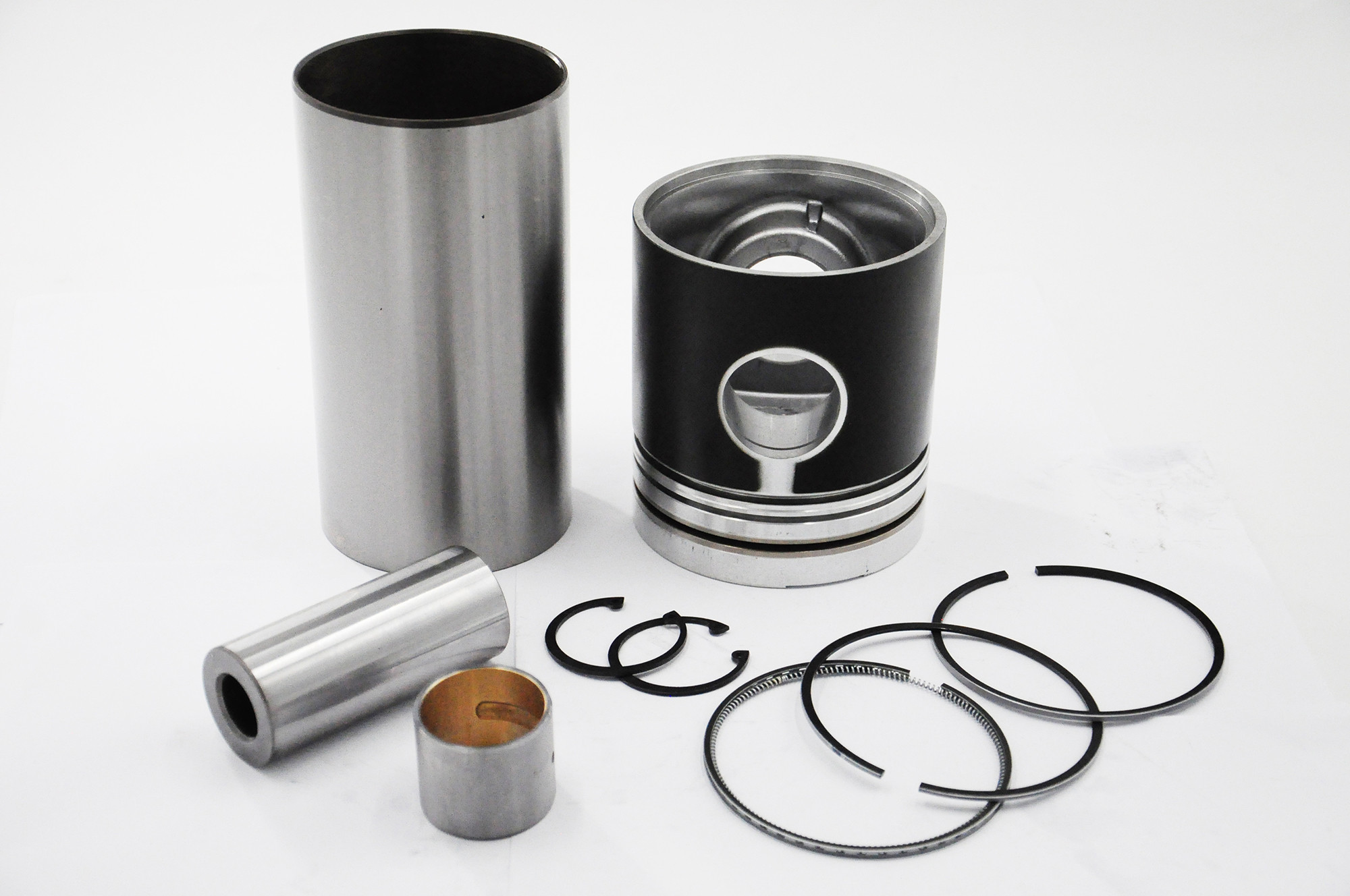 Liner Kit Doosan Excavator Parts D2366T Overhaul Kit Piston Piston Ring Set