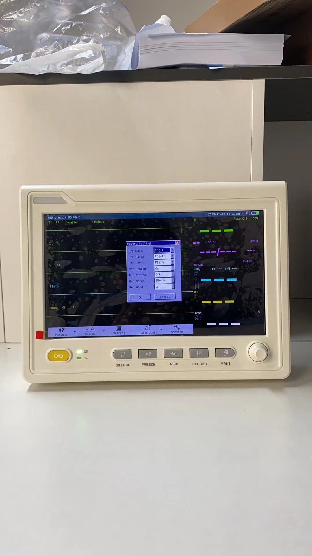 RESP Multi Parameter Patient Monitor With Bracket 10.1 Inch Display Monitor For Hospital Bedside
