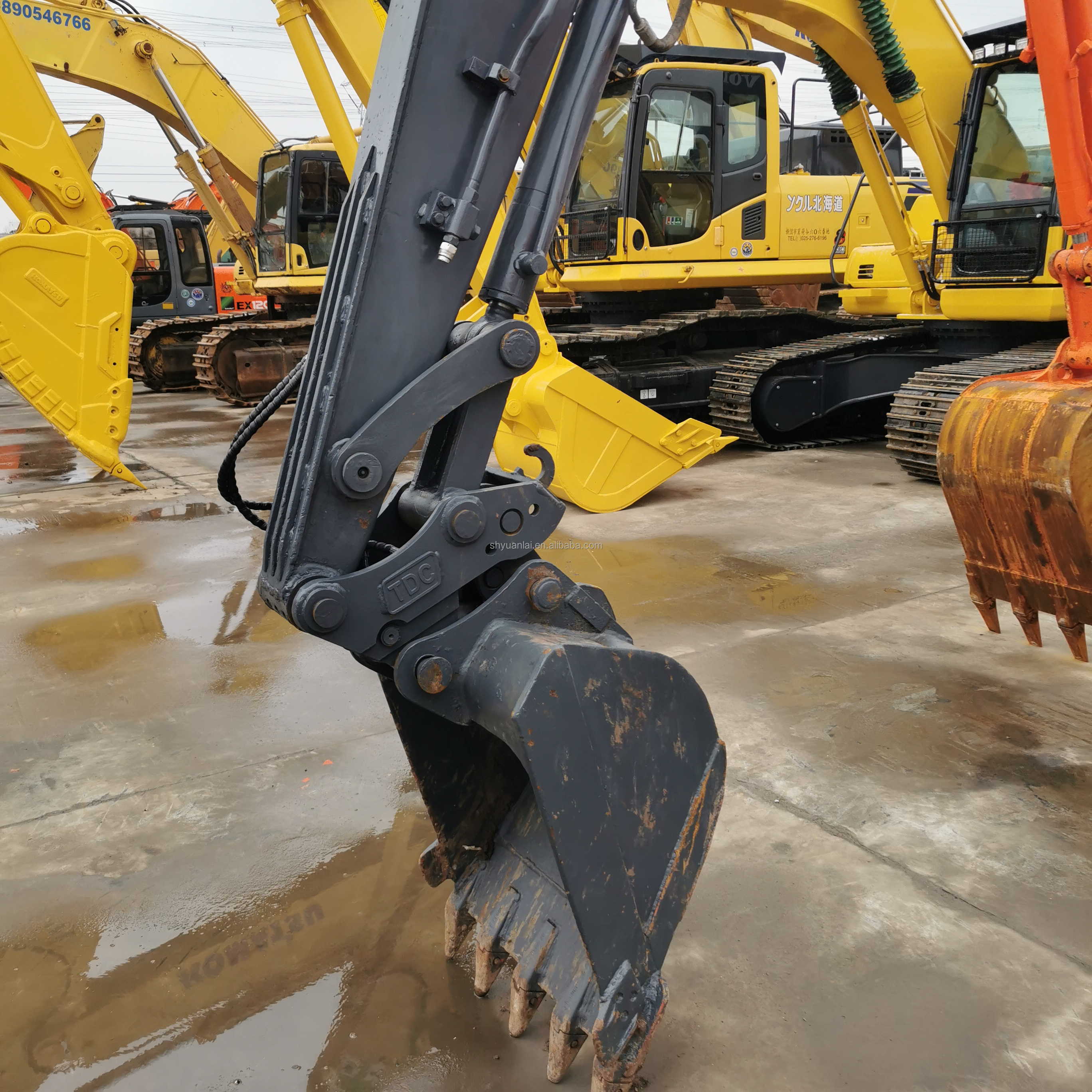 DOOSAN DX60W Excavator Affordable and Suitable for Crushing Used Hand Excavators