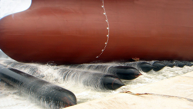 Ship / Vessel / Boat Lift Airbags , Rubber Pneumatic Air Lifting Bags OEM