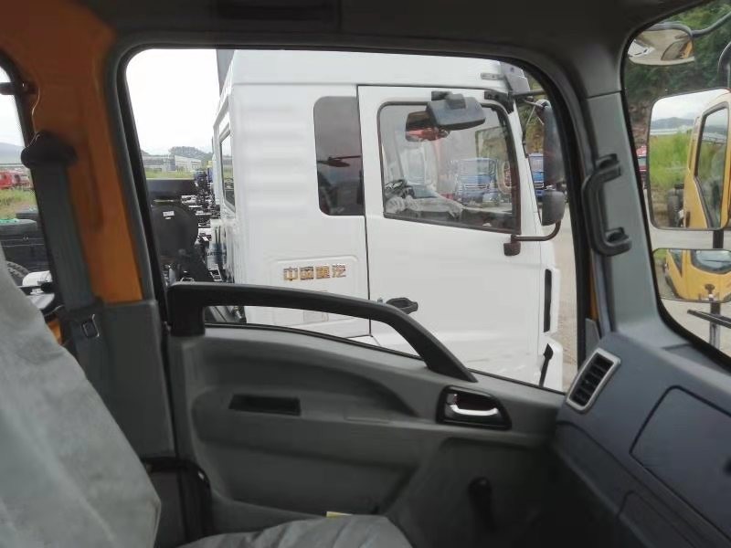 Brand New Sinotruck HOWO RHD Right Hand Steering Drive 10Ton Cargo Truck 4X2