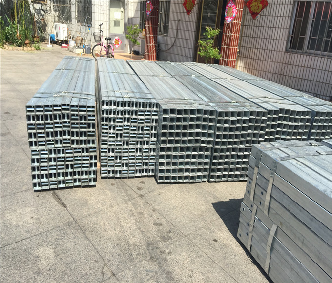 Q235 Material Metal Fence Accessories Steel Perforated Square Tube ISO9001 CE