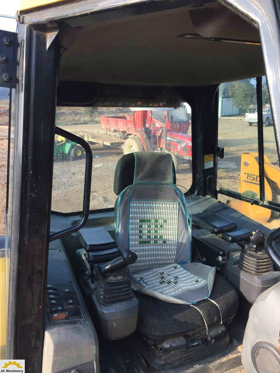From working site 6-way bulldozer Cat D5K with excellent performance