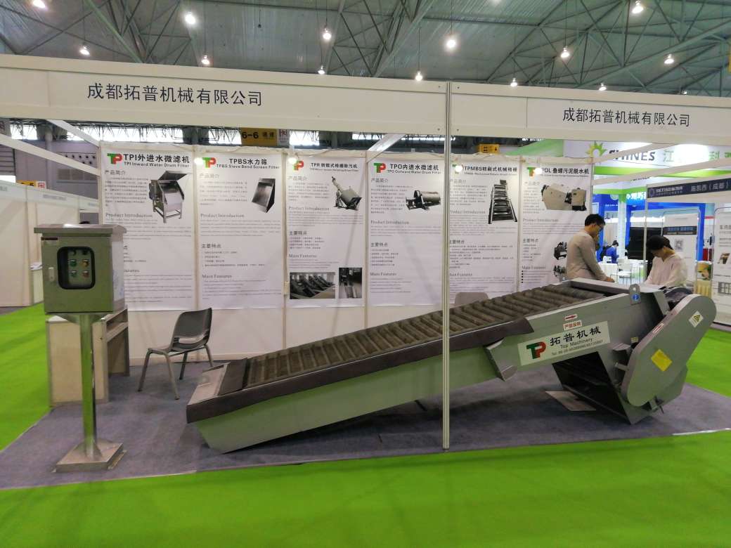 Revolutionary Indoor Aquaculture System with Water Filtration and 1000L/Hour Capacity