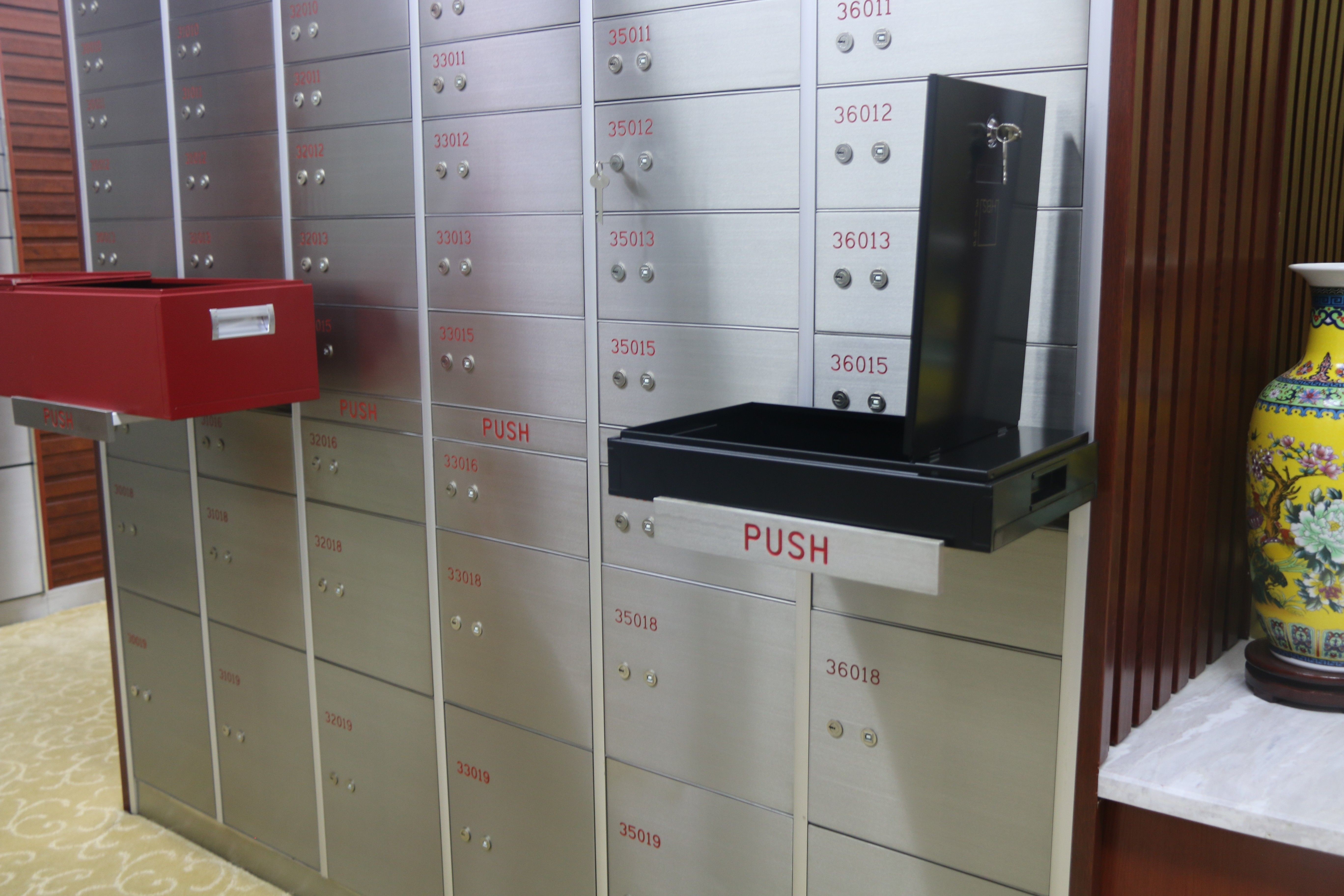 UL Certified 10mm Thick Door Bank Safe Deposit Box With Pop Out Shelf