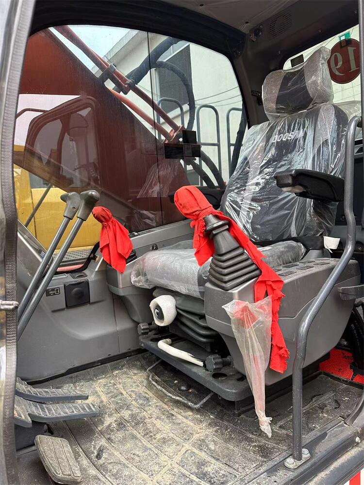 Original Doosan Engine DX220 DX225 Hydraulic Crawler Excavator for Your Construction Needs