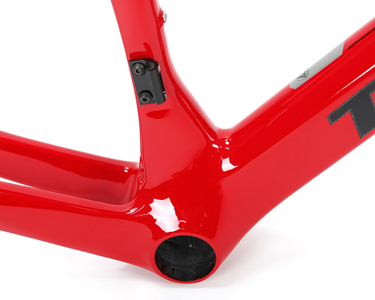Durable T900 Carbon Road Bike Frame Lightweight Smooth With Disc Brake Inner Cable