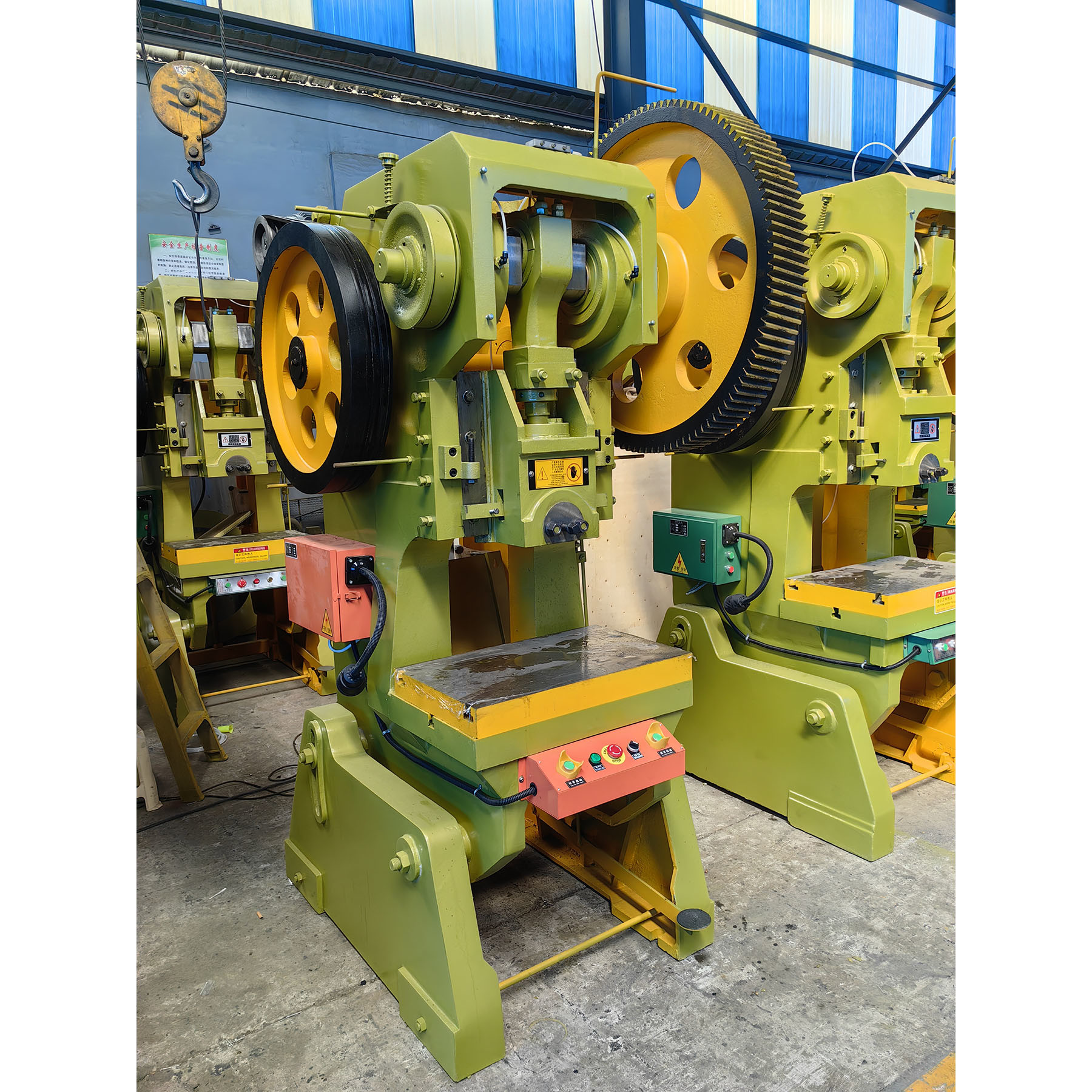 Industrial Metal Fabrication J23 Series 25T Power Press Hole Mechnical Punching Machine