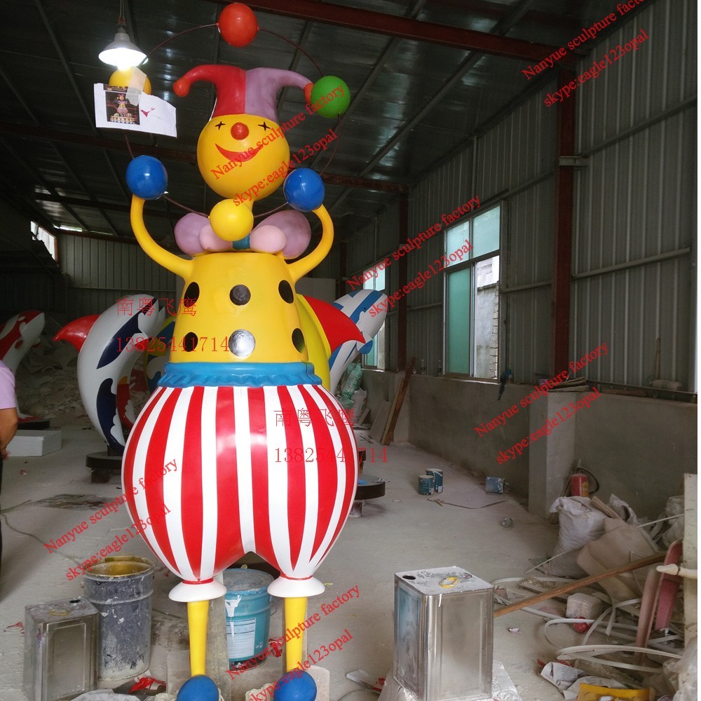 giant size theme park famous cartoon character statue clown of fiberglass as decoration in park