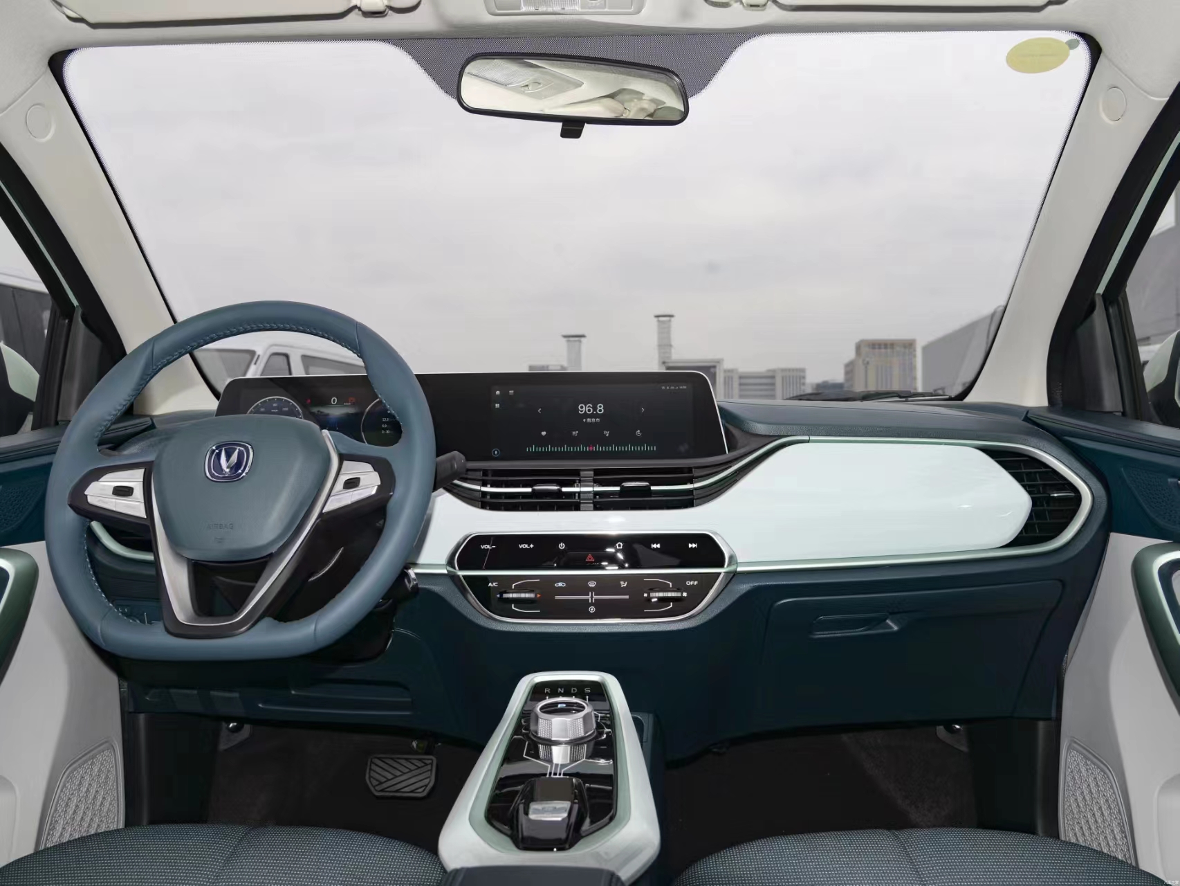 2024 EV Car The and Beautiful Electric SUV Car Changan Benben E-Star with 310 km Range