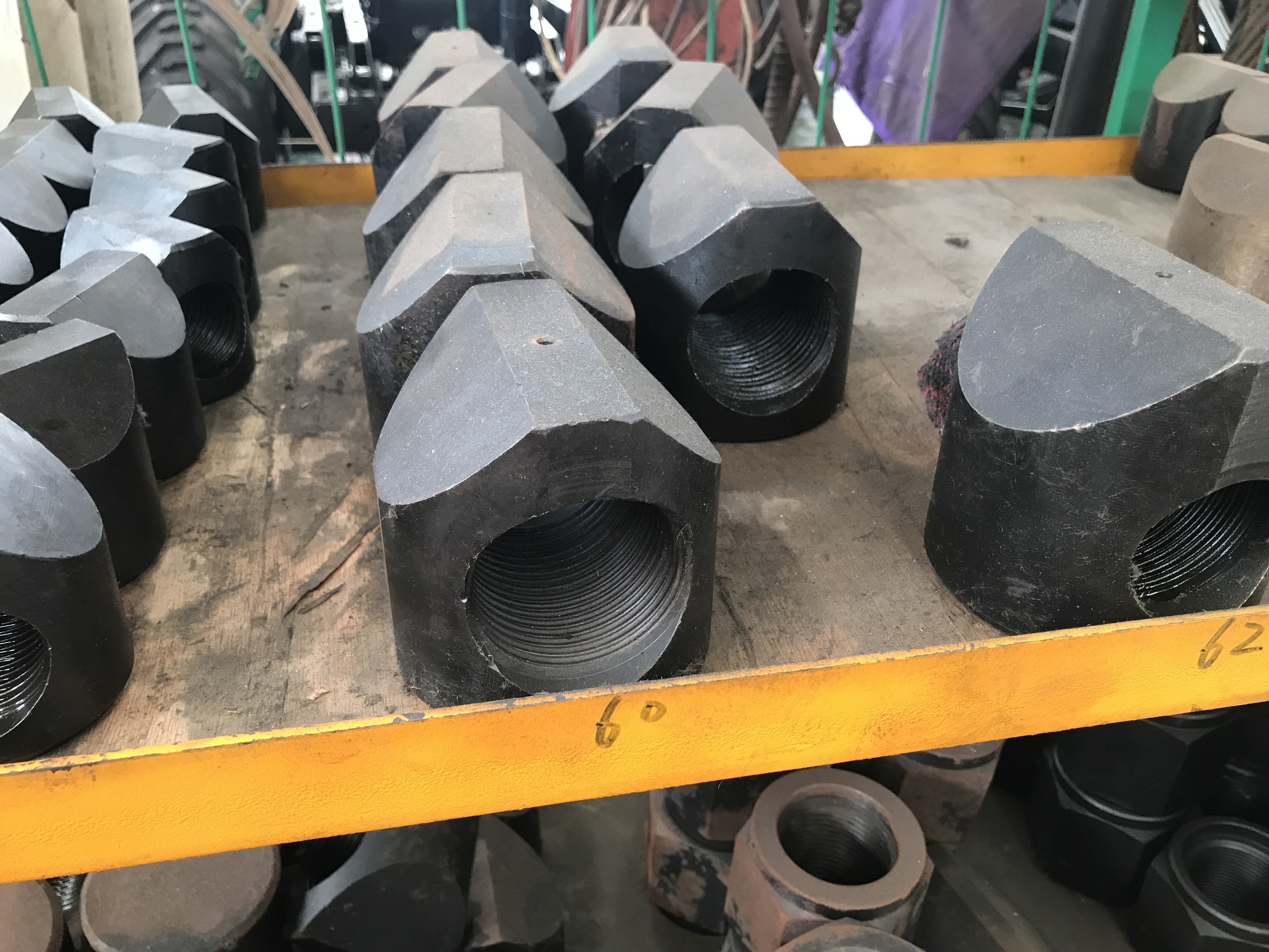 High Chromium Iron Excavator Parts / Through Bolt And Side Bolt For Hydraulic Breaker