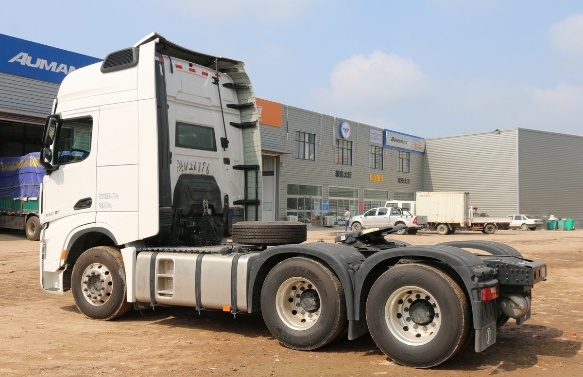550HP X6000 4X2 New Shacman Tractor Truck With Air Condition Truck Head Tractor