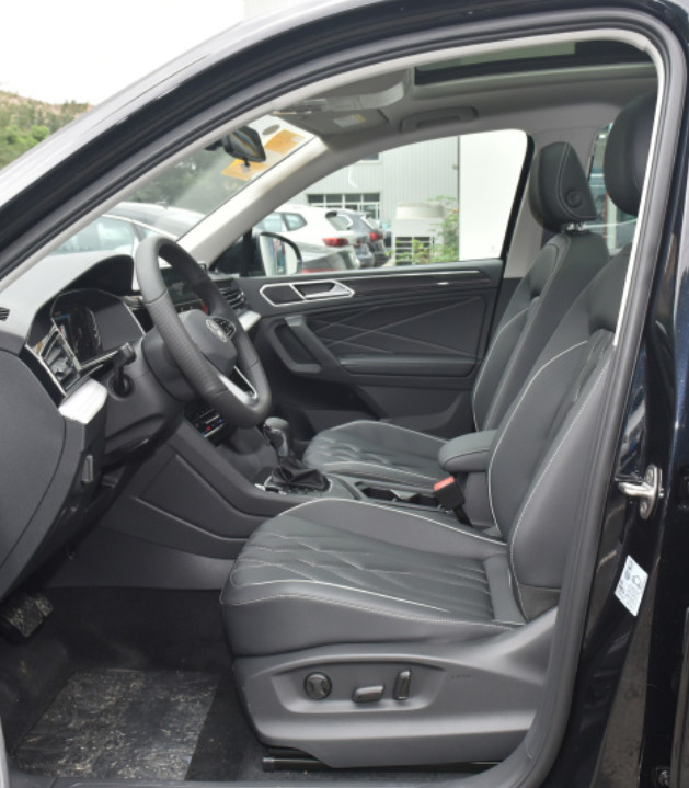 Volkswagen Tiguan L 2023 model 330TSI automatic two-wheel drive Zhixiang version 5 Door 5 seats SUV