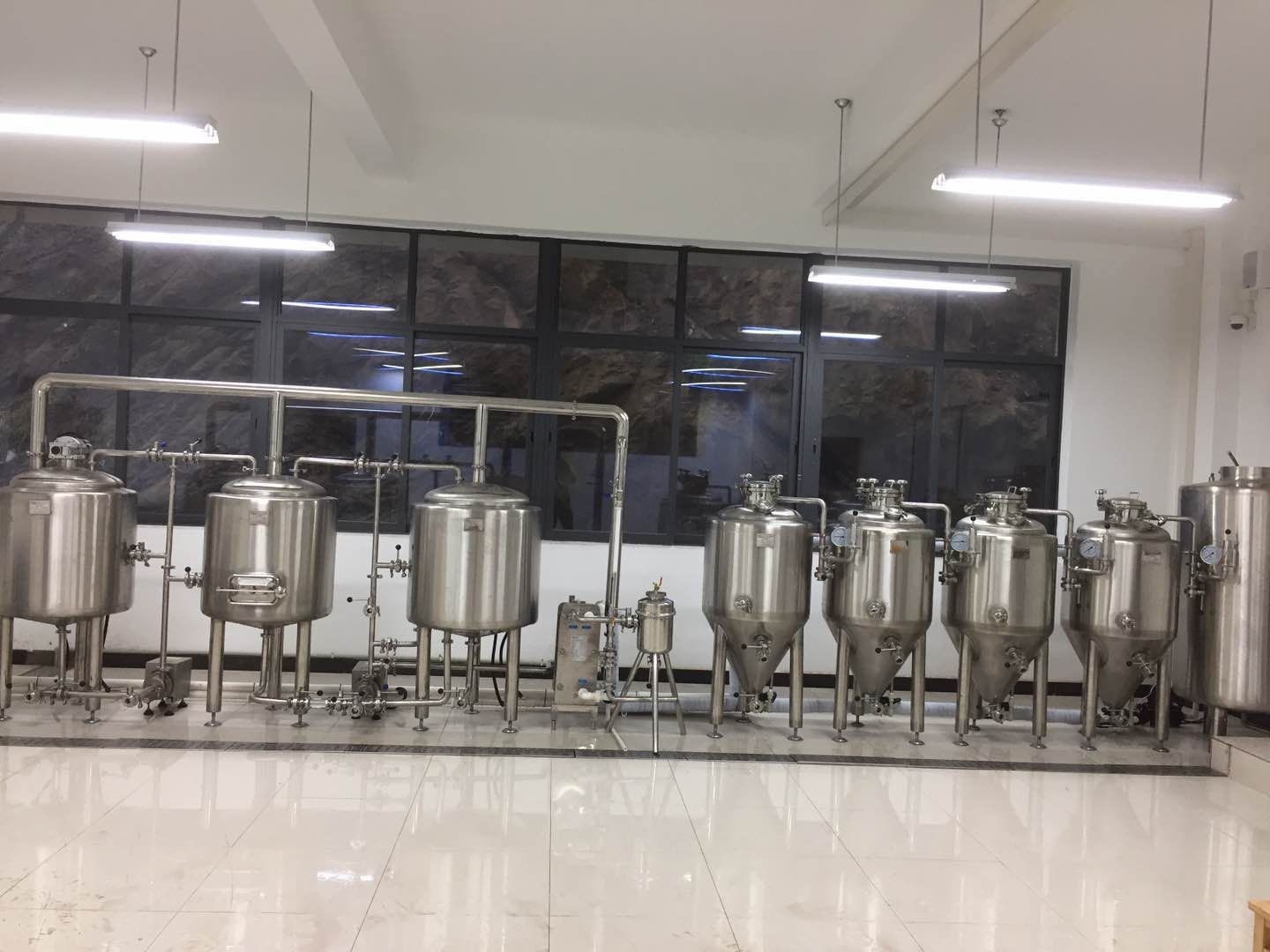Mini Brewhouse Beer Production Line 300 Liters Beer Tanks PLC / DCS Control