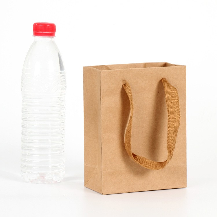 Antiwear Moistureproof Kraft Paper Gift Bags With Handles Multipurpose