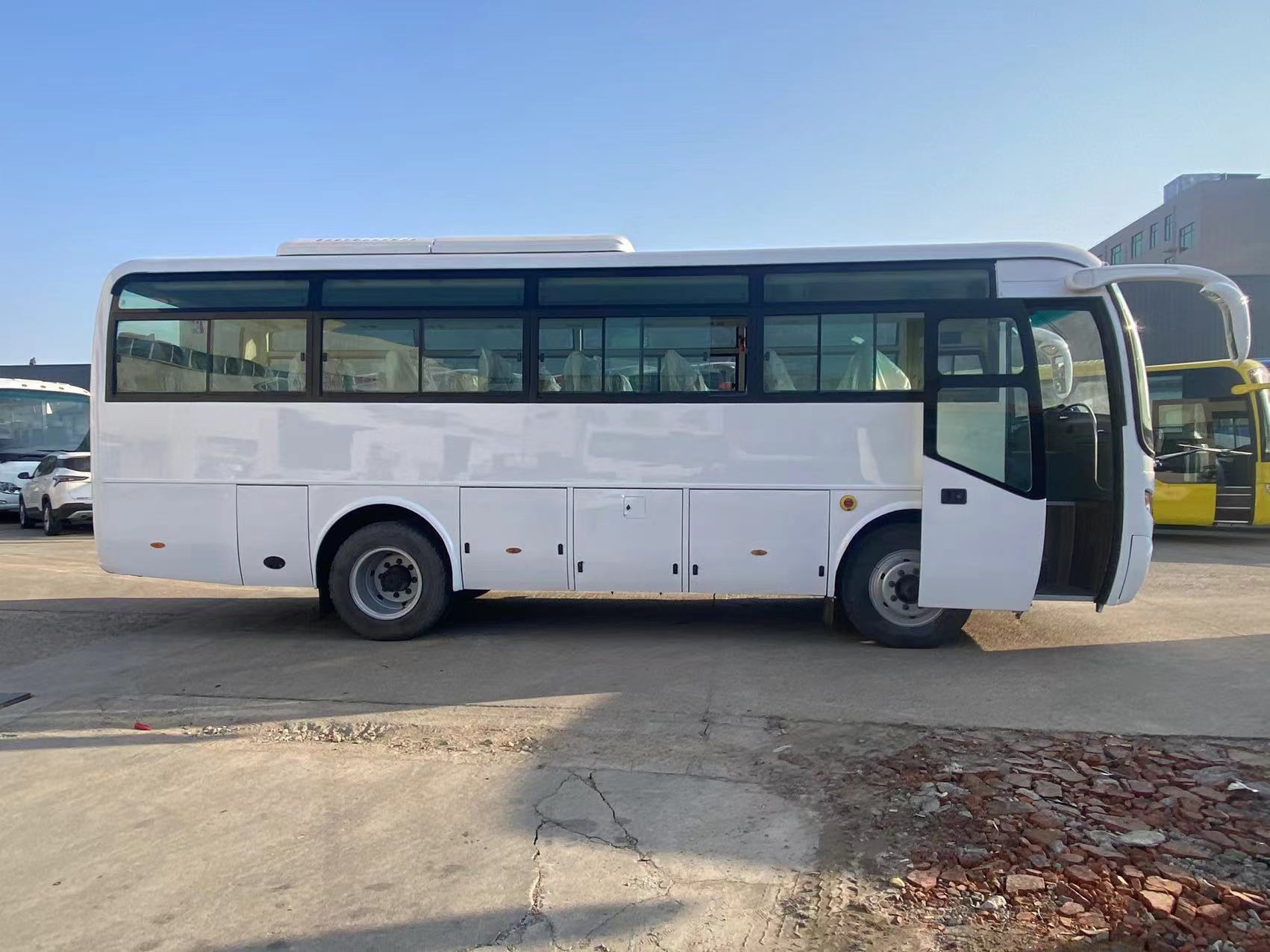 Used Higer Luxury Coach Bus 30 Seater Diesel Engine City Bus in Excellent Condition