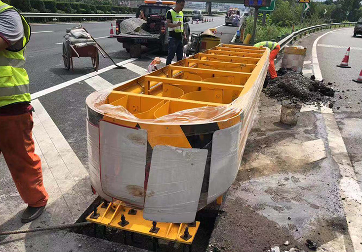 ISO9001 2008 Certified Road Traffic Safety Barrier For Transportation Infrastructure