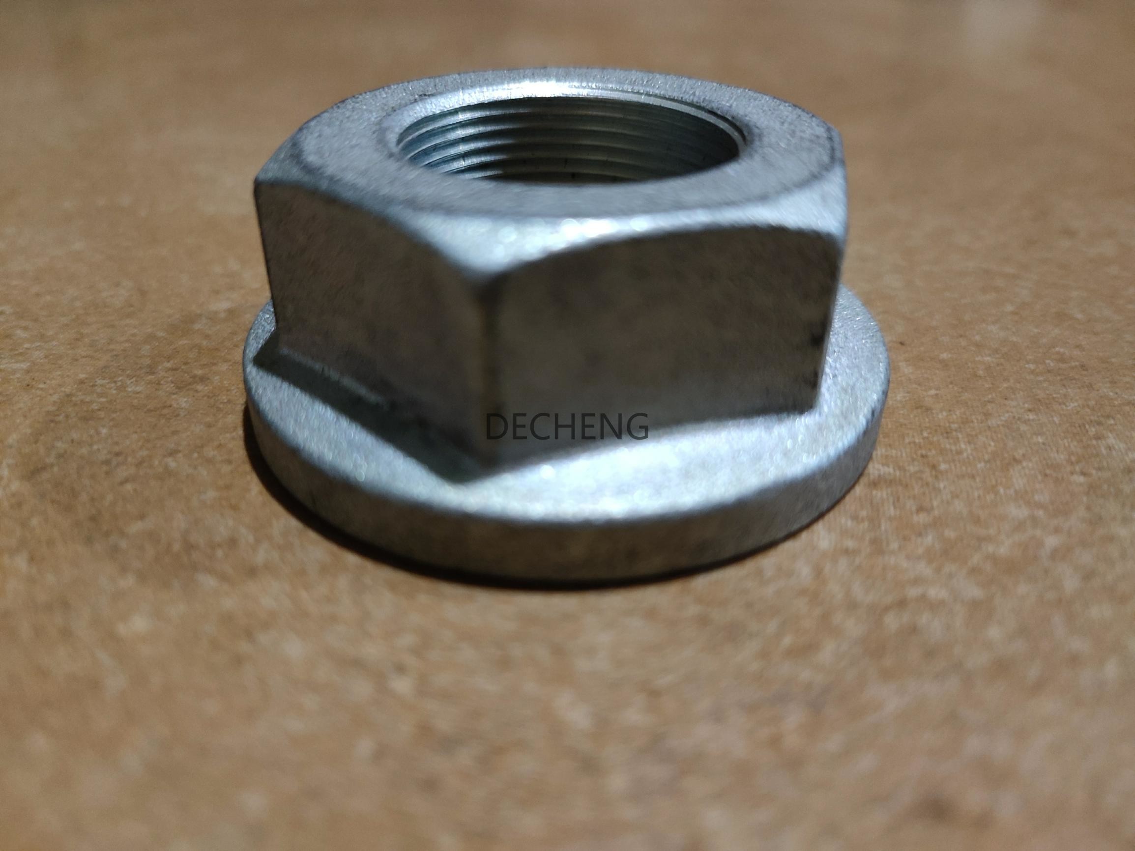 6D95 6D108-5-6 Crankshaft Locking Screw 18*50*62mm Hexagon