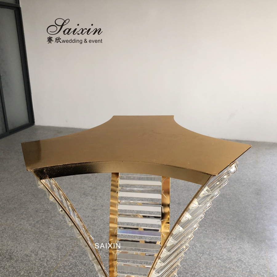 ZT-538G 2022 New Flower metal gold triangle crystal decor flower stand support decor