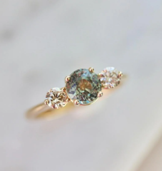 Olive green sapphire rough gemstone Synthetic 99.999% Al2O3 hardness Mohs 9.0