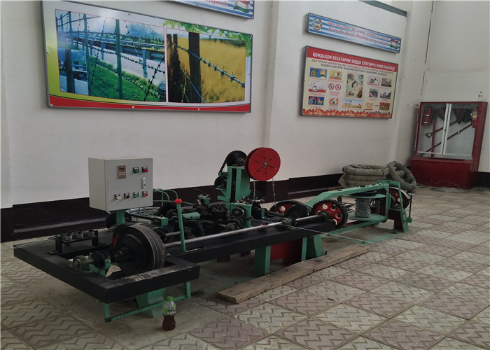 Normal Double Twist Barbed Wire Fencing Equipment Customized Voltage 60 Kg/H