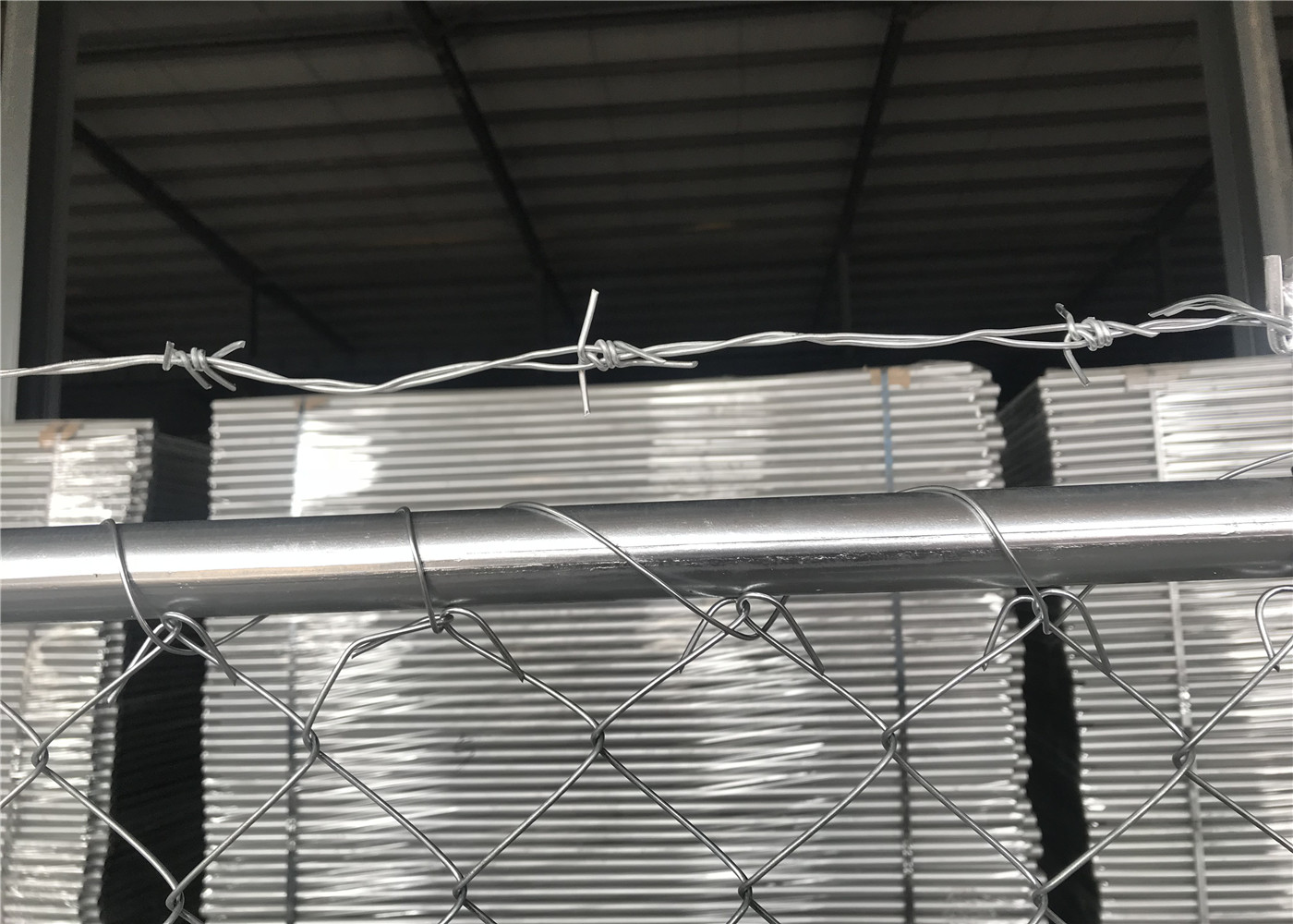 8'x12' chain link fence panels for semi contruction site mesh 3" x 3" x 12gauge ASTM392 hang with barb wire