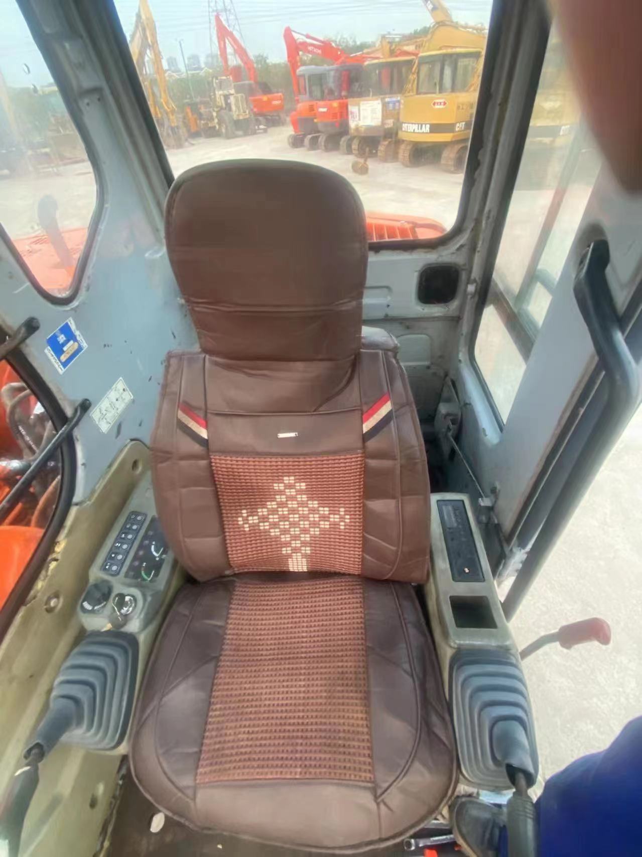 Used Hitachi EX60-5 Crawler Excavator with Original Hydraulic Pump in Japan