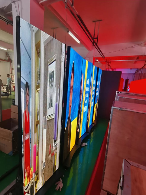 Indoor P2.5mm LED Poster Screen Shopping Mall Advertising Panels High Refresh Rate 3840Hz
